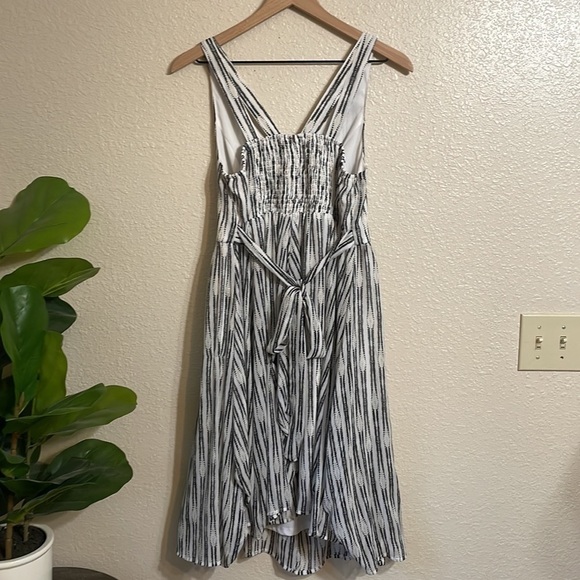 Torrid abstract print chiffon tank dress, gold detail - Picture 6 of 10